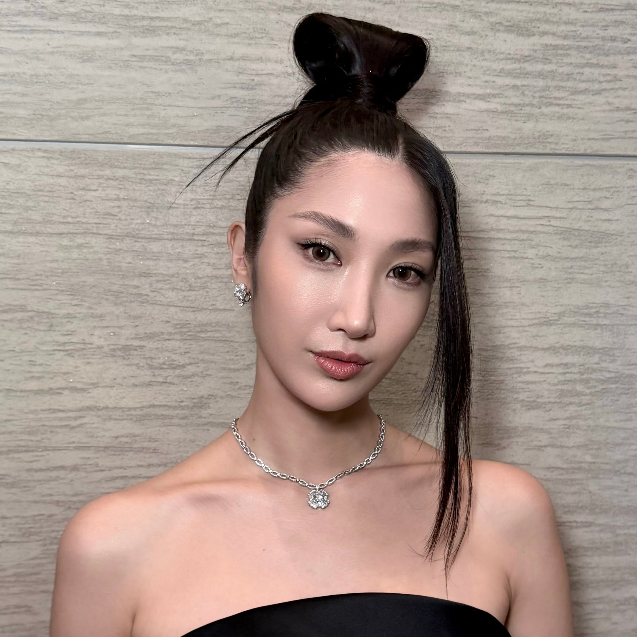 EJAE Wears TIRTIR on the Red Carpet at the 2026 Golden Globe Awards